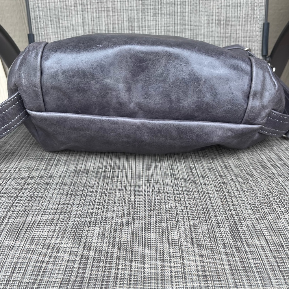 Elegant gray  rough and tumble Leather Shoulder Bag Hartley in concord - Picture 9 of 11
